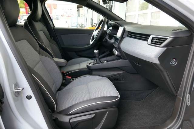 Renault Clio TCe 90 TECHNO 1.HAND 360 ° LED NAVI