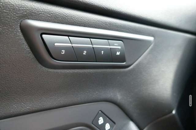 Jaguar E-Pace P200 AWD R-Dynamic 1.HAND LED LEDER