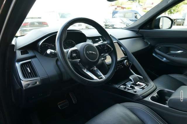 Jaguar E-Pace P200 AWD R-Dynamic 1.HAND LED LEDER
