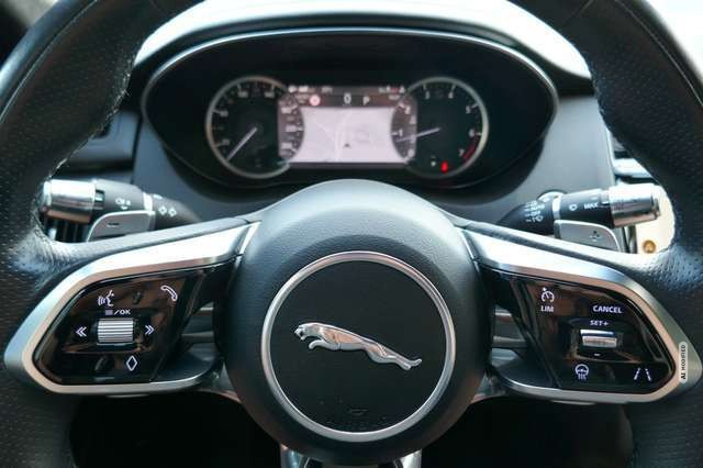 Jaguar E-Pace P200 AWD R-Dynamic 1.HAND LED LEDER