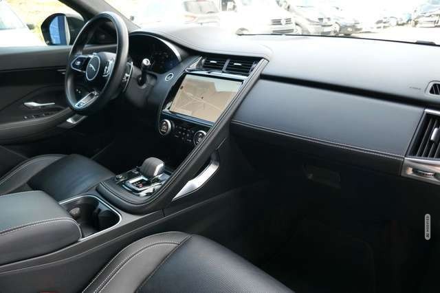 Jaguar E-Pace P200 AWD R-Dynamic 1.HAND LED LEDER