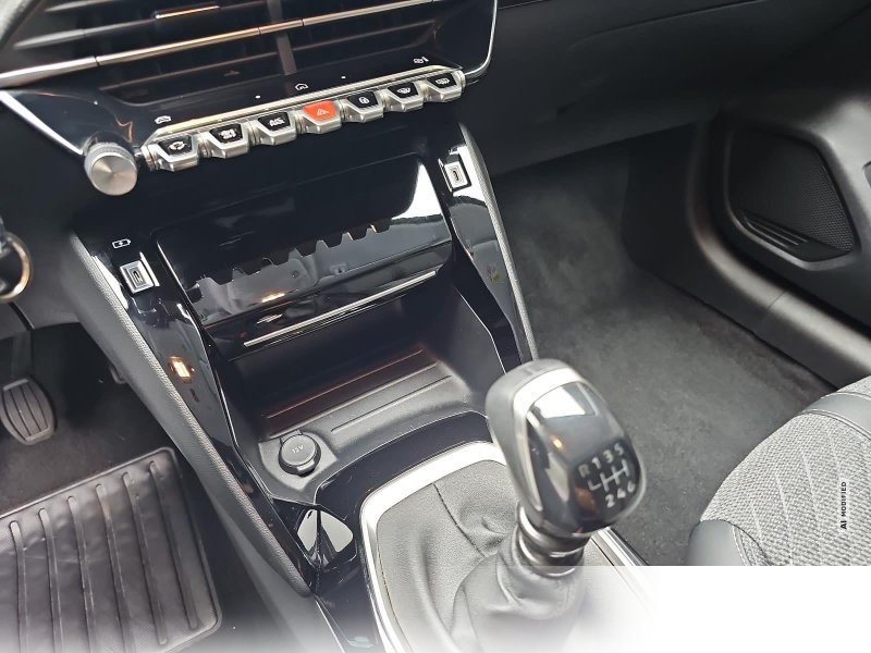 Peugeot 208 1.2 PureTech 100 Allure LED DAB LM