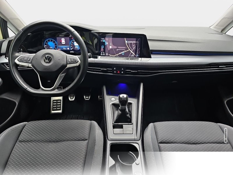 Volkswagen Golf 1.5 TSI VIII Active Navi LED M+S LM