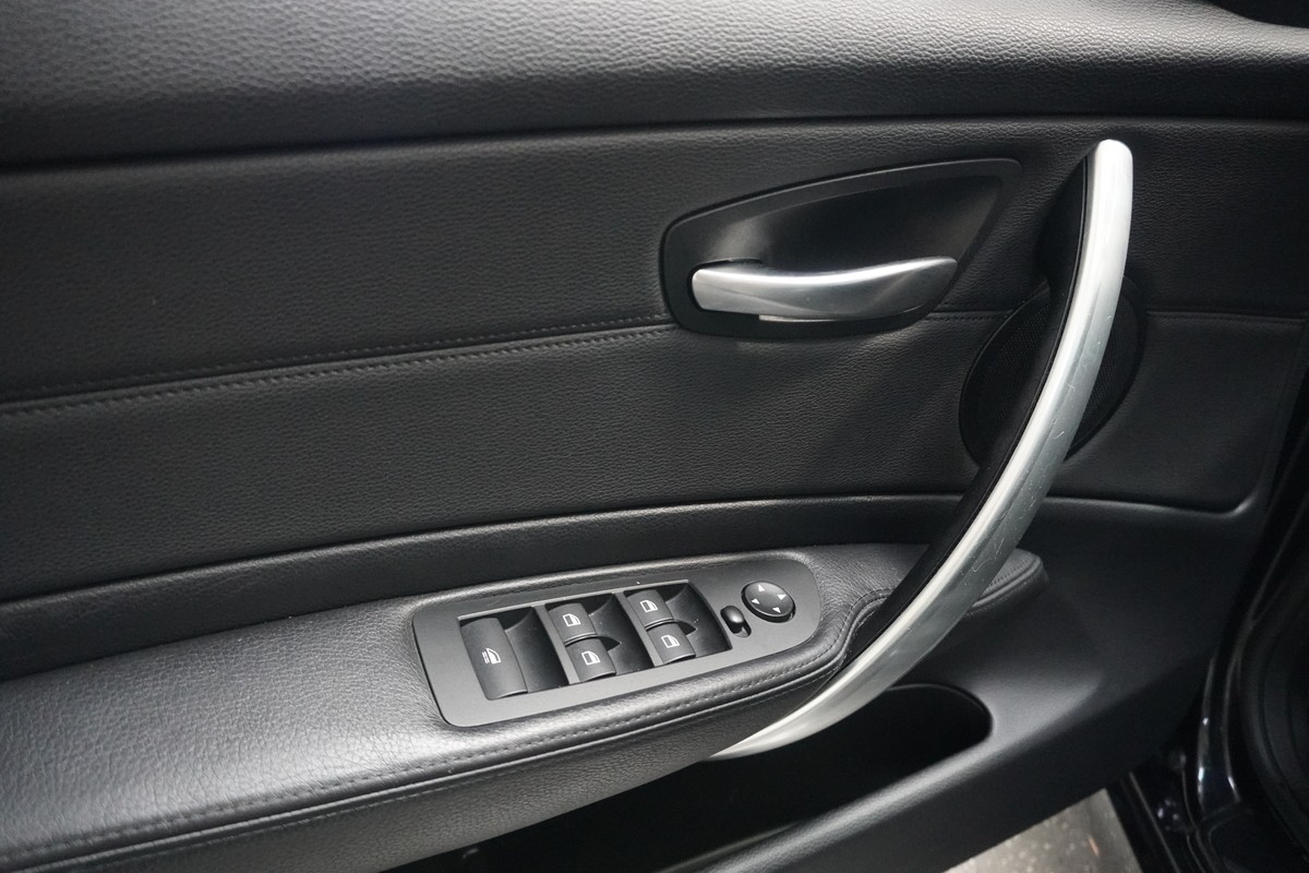 BMW 118 i Cabrio Bi-Xenon Navi PDC Temp SHZ