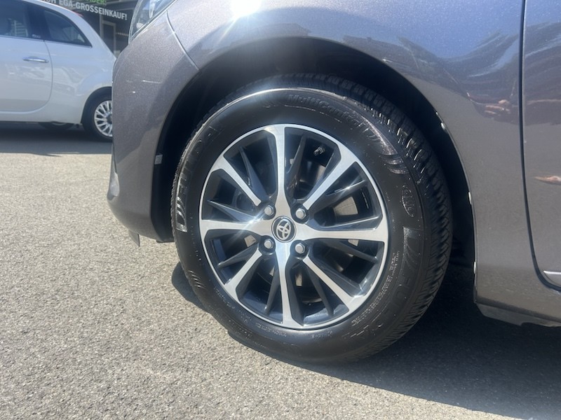 Toyota Yaris 1.5 DUAL-VVT-i Hybrid TEAM D KLIMA*SHZG*BTH*PDC*R-CAM