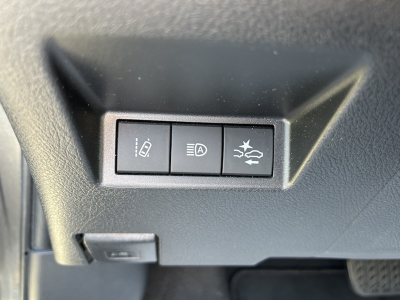 Toyota Yaris 1.5 DUAL-VVT-i Hybrid TEAM D KLIMA*SHZG*BTH*PDC*R-CAM