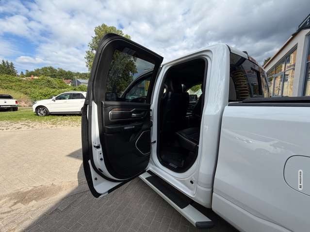 Dodge RAM 1500 5,7 HEMI LARAMIE