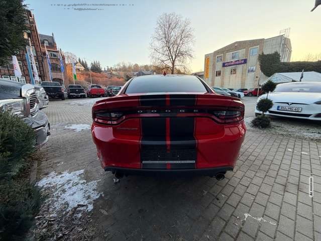Dodge Charger 5.7 V8 HEMI R/T SRT