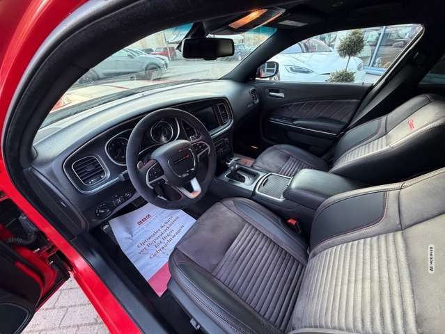 Dodge Charger 5.7 V8 HEMI R/T SRT