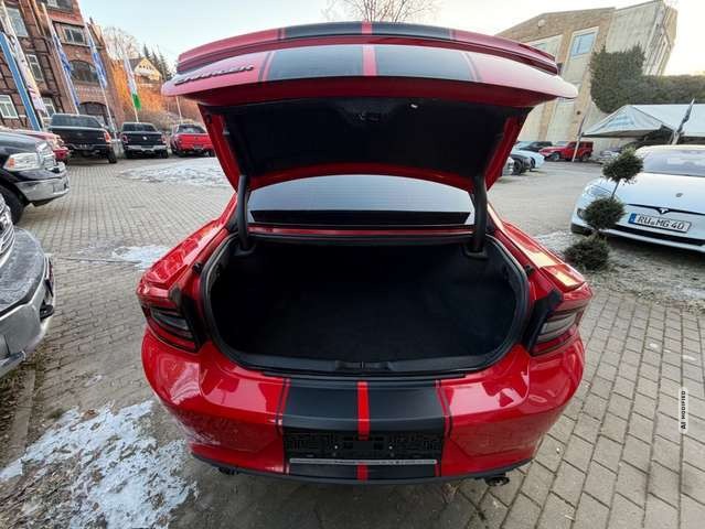 Dodge Charger 5.7 V8 HEMI R/T SRT