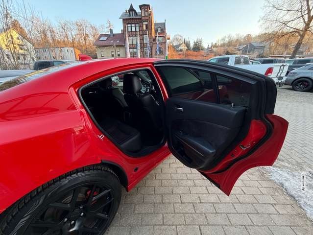 Dodge Charger 5.7 V8 HEMI R/T SRT