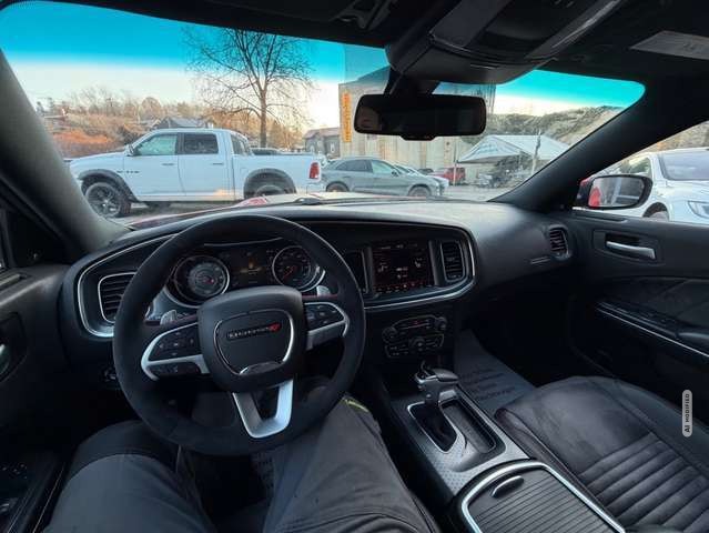 Dodge Charger 5.7 V8 HEMI R/T SRT