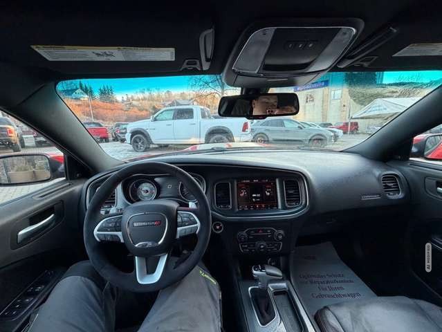 Dodge Charger 5.7 V8 HEMI R/T SRT