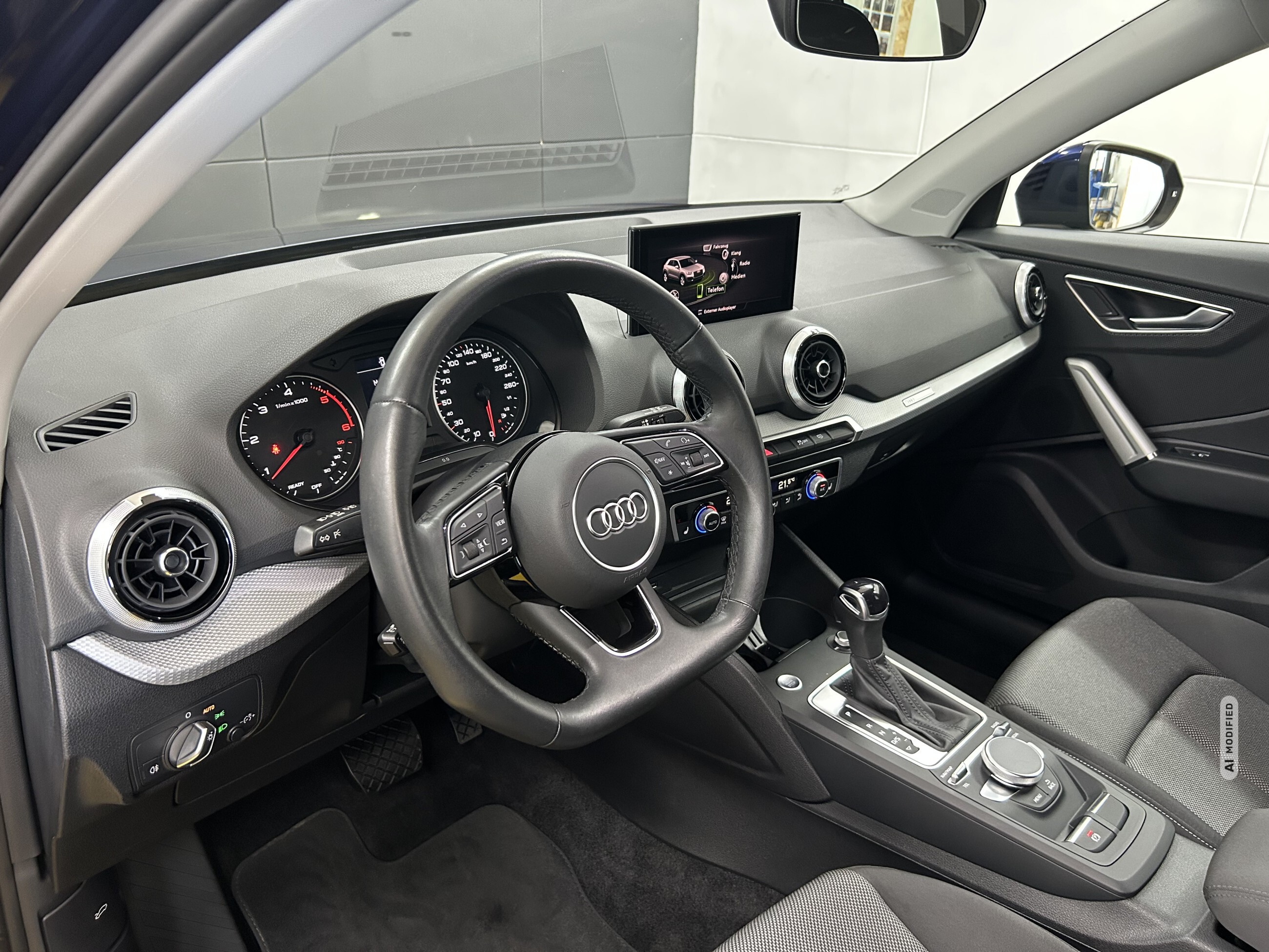Audi Q2 35 TDI S line+Keyless+19-Zoll+LED+TEMP+AHK
