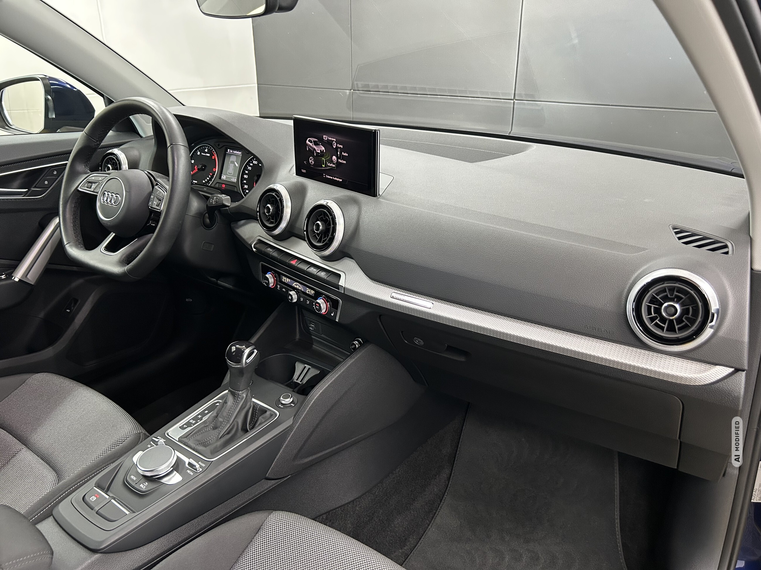Audi Q2 35 TDI S line+Keyless+19-Zoll+LED+TEMP+AHK