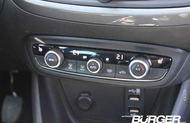 Opel Crossland X Ultimate HUD Navi LED Apple CarPlay 8-Fachbereif