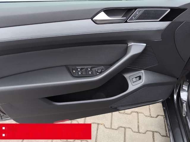Volkswagen Passat Variant 2.0 TDI DSG Business AHK NAVI PDC