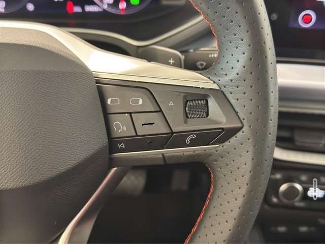 Seat Ibiza 1.5 TSI DSG FR LED NAVI ACC PDC KAMERA SHZ