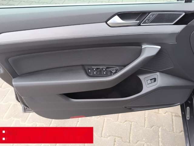 Volkswagen Passat Variant 2.0 TDI DSG Business AHK NAVI PDC