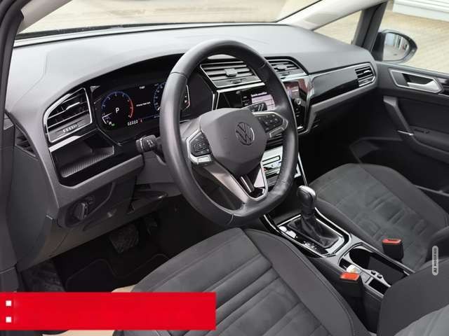 Volkswagen Touran 1.5 TSI DSG Highline ACC PDC SHZ