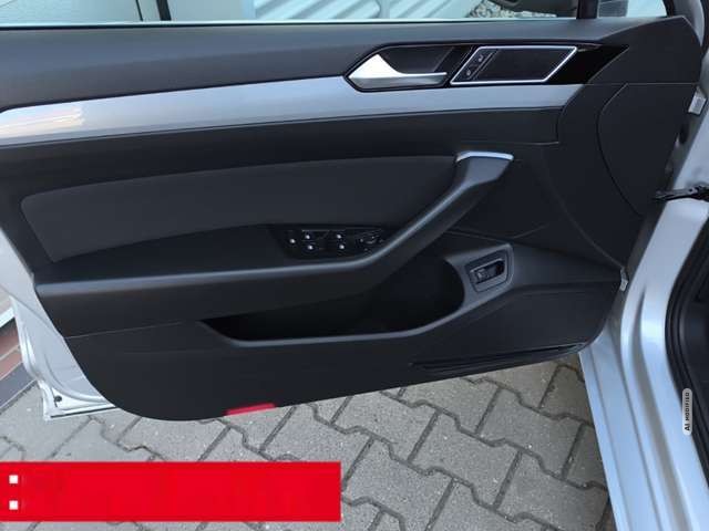 Volkswagen Passat Variant 2.0 TDI DSG Business AHK LED NAVI