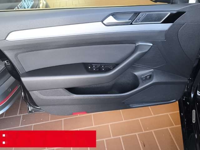 Volkswagen Passat Variant 2.0 TDI DSG Business AHK NAVI LED