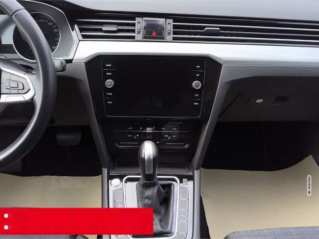 Volkswagen Passat Variant 1.5 TSI DSG Business AHK NAVI LED