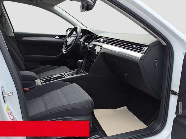 Volkswagen Passat Variant 1.5 TSI DSG Business AHK NAVI LED