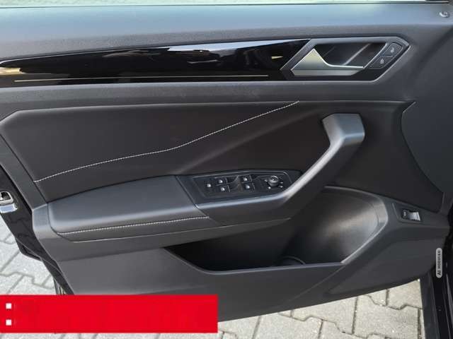 Volkswagen T-Roc 1.5 TSI DSG R-Line ACC RFK LED