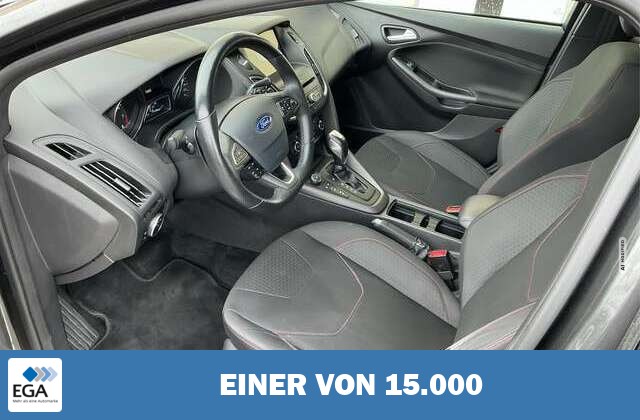 Ford Focus Turnier ST-Line Xenon Navi Winterpaket 1.5 Ecob...