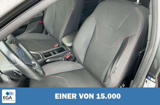 Ford Focus Turnier ST-Line Xenon Navi Winterpaket 1.5 Ecob...