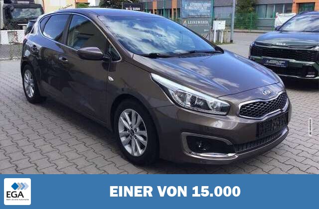 Kia cee'd / Ceed Dream Team Premium+ 8 fach Bereift 73 kW (99 PS...