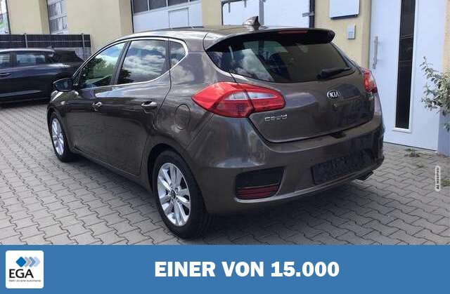 Kia cee'd / Ceed Dream Team Premium+ 8 fach Bereift 73 kW (99 PS...