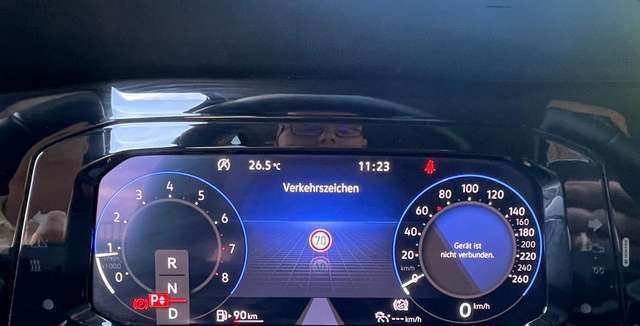 Volkswagen Golf VIII 2.0 TSI DSG Style AHK LED Assist Ergo