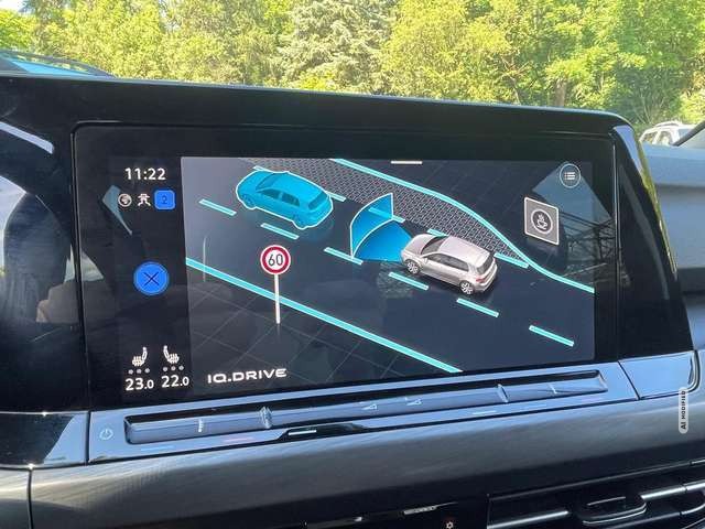 Volkswagen Golf VIII 2.0 TSI DSG Style AHK LED Assist Ergo