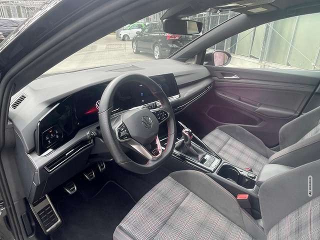 Volkswagen Golf 2.0 TSI GTI AHK Matrix CarPlay Pano Assist