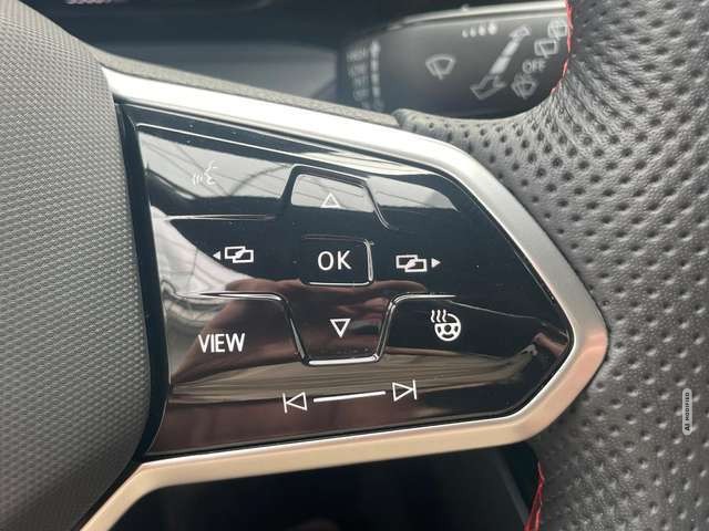 Volkswagen Golf 2.0 TSI GTI AHK Matrix CarPlay Pano Assist
