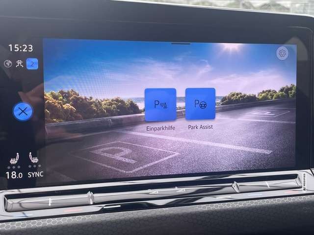 Volkswagen Golf 2.0 TSI GTI AHK Matrix CarPlay Pano Assist