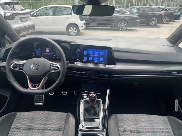 Volkswagen Golf 2.0 TSI GTI AHK Matrix CarPlay Pano Assist