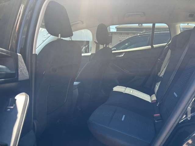 Ford Focus Kombi*Active*AUT.*KAMERA*NAV*CARPLAY*SYNC4*LED*...