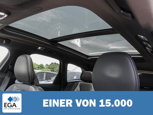 Volvo XC60 R Design Recharge Plug-In Hybrid AWD T8 Twin Engine EU6d AHK Navi Digitales