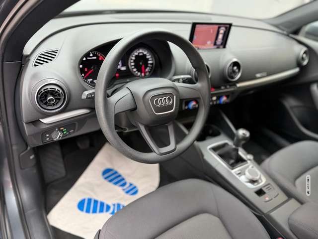 Audi A3 30 TDI basis 1.6 TDI|PDC|KLIMA|SHZG|NAVI|LM