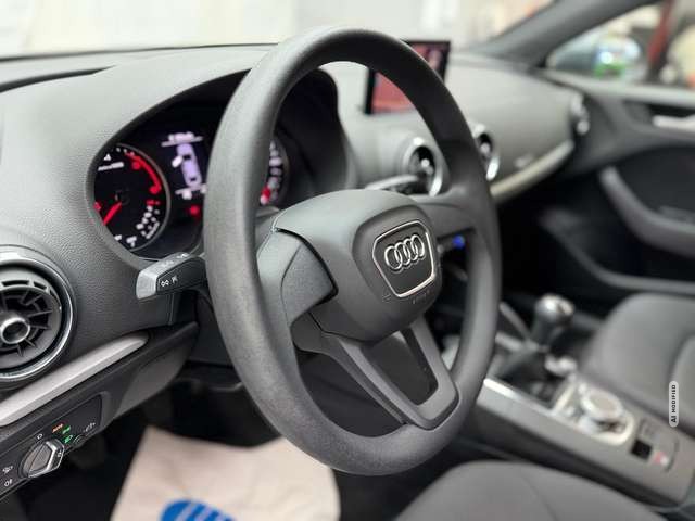 Audi A3 30 TDI basis 1.6 TDI|PDC|KLIMA|SHZG|NAVI|LM