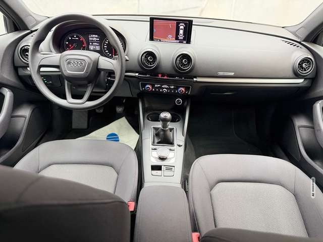 Audi A3 30 TDI basis 1.6 TDI|PDC|KLIMA|SHZG|NAVI|LM