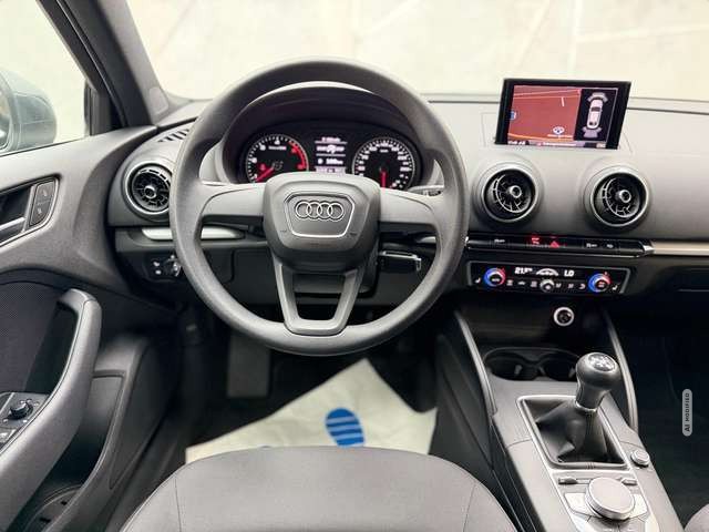 Audi A3 30 TDI basis 1.6 TDI|PDC|KLIMA|SHZG|NAVI|LM