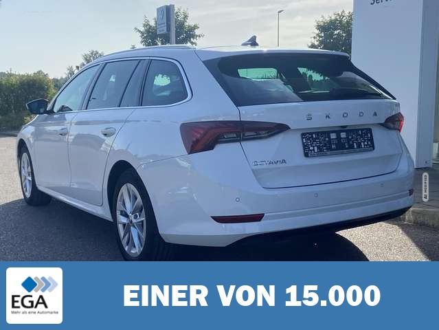 Skoda Octavia Combi 2.0 TDI STYLE AHK+PANORAMA+HEAD-UP