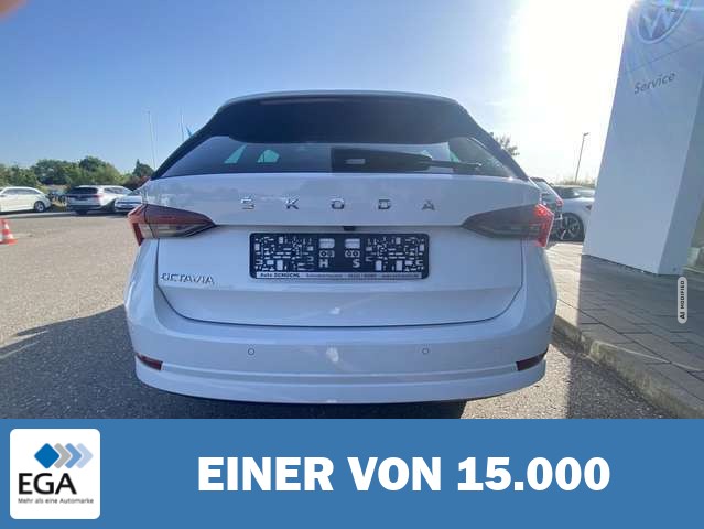 Skoda Octavia Combi 2.0 TDI STYLE AHK+PANORAMA+HEAD-UP