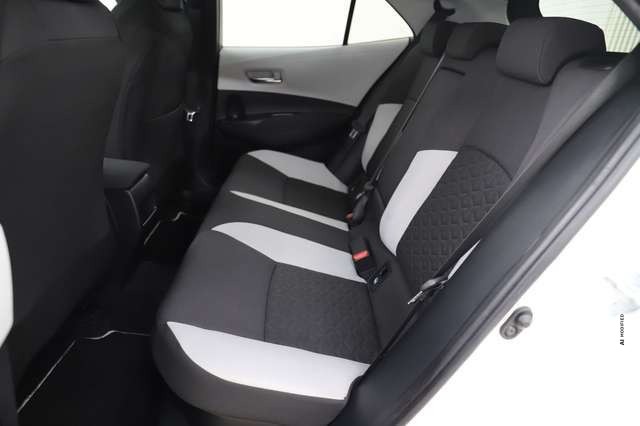 Toyota Corolla 1.8Hybrid 122PS Automatik Club Nav 1Hand