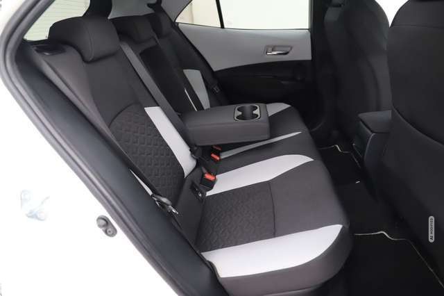Toyota Corolla 1.8Hybrid 122PS Automatik Club Nav 1Hand