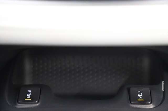 Toyota Corolla 1.8Hybrid 122PS Automatik Club Nav 1Hand
